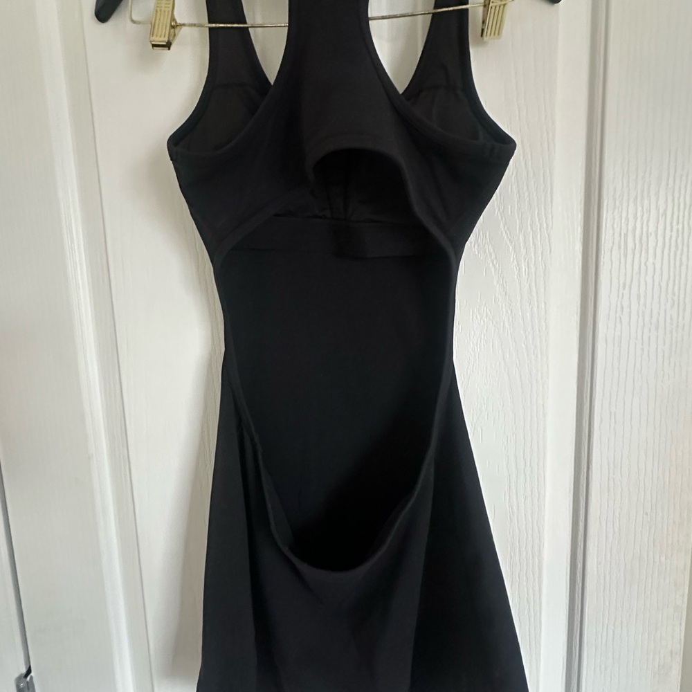 TnAction Aritzia Surpass Sports Dress - Picture 6 of 7